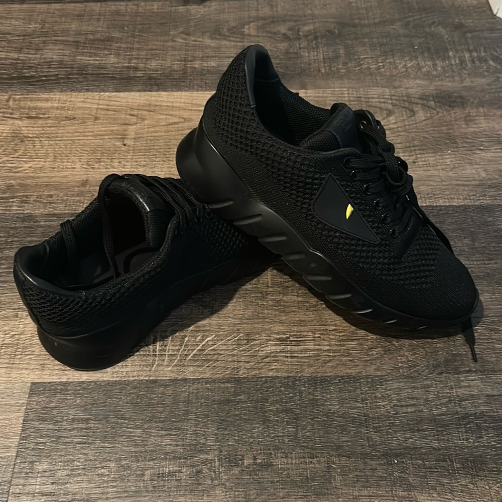 MENS. Sneakers all black